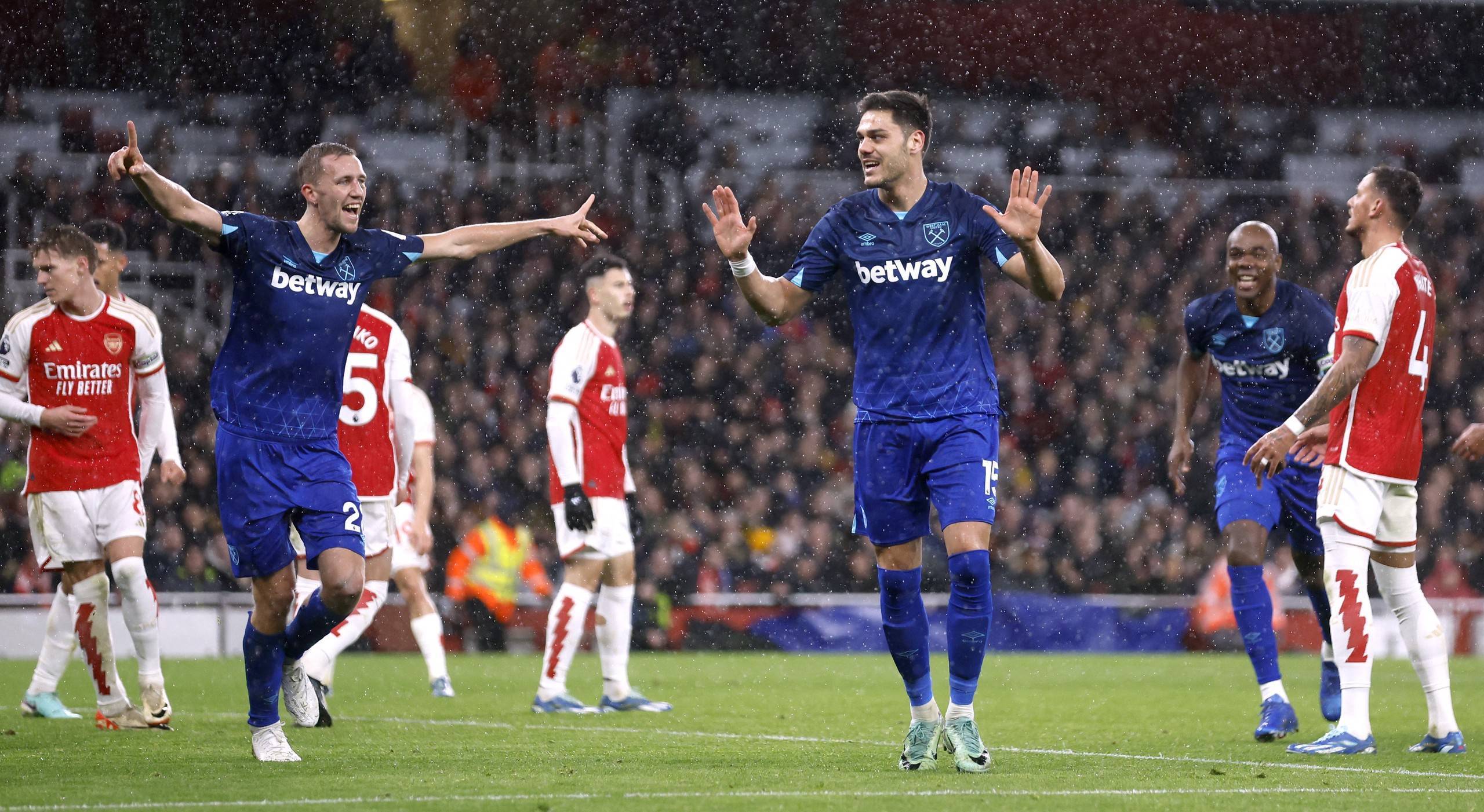 并揭示在重 并揭示在重