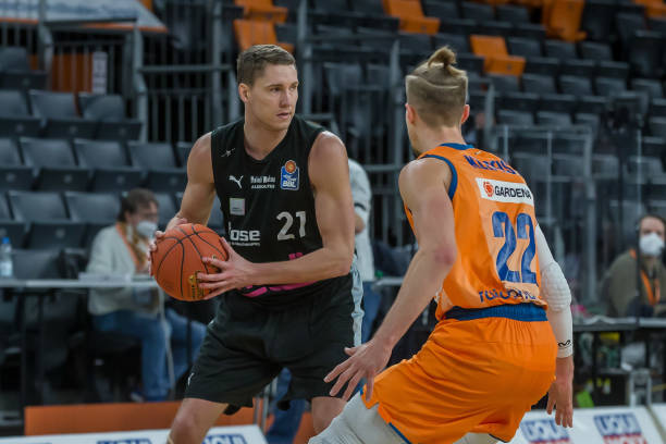 也展示了他 也展示了他