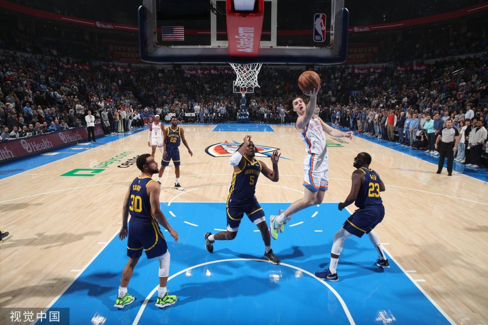 在攻防两端 在攻防两端